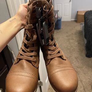 WOMENS BOOTS